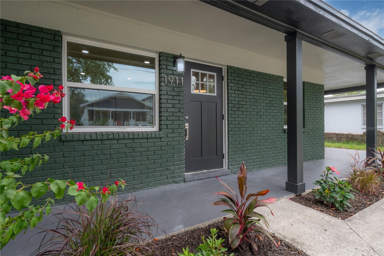1911 W CHERRY ST, TAMPA, FL — photo 2