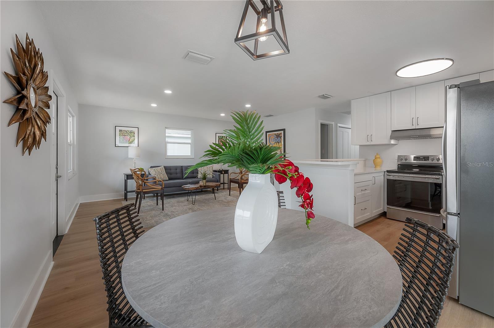 1911 W CHERRY ST, TAMPA, FL — photo 8
