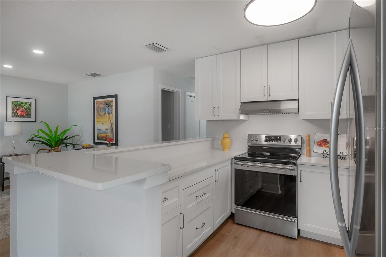 1911 W CHERRY ST, TAMPA, FL — photo 9