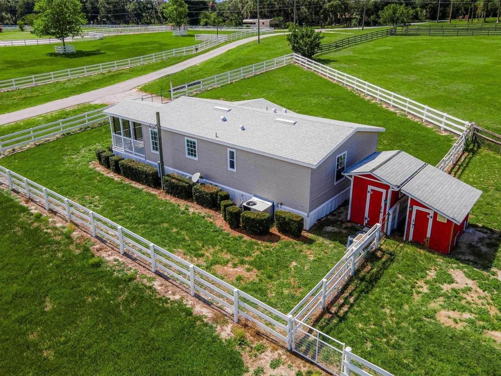 4400 LITTLE CRITTER TRL, LADY LAKE, FL — photo 5