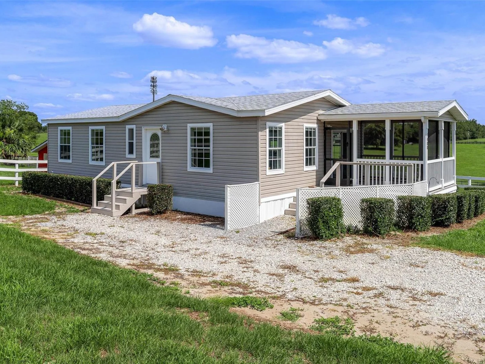 4400 LITTLE CRITTER TRL, LADY LAKE, FL — photo 9