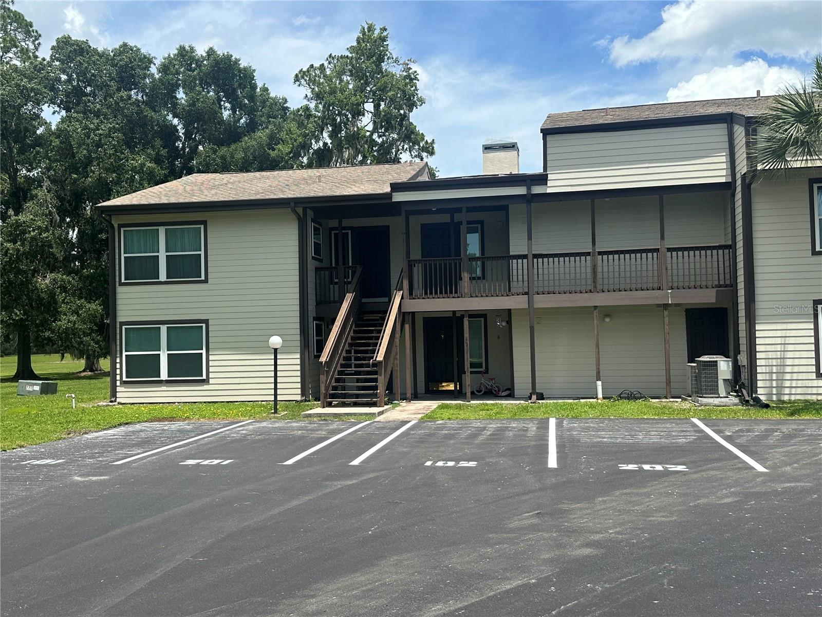 17202 SANDALWOOD DR #202, WILDWOOD, FL