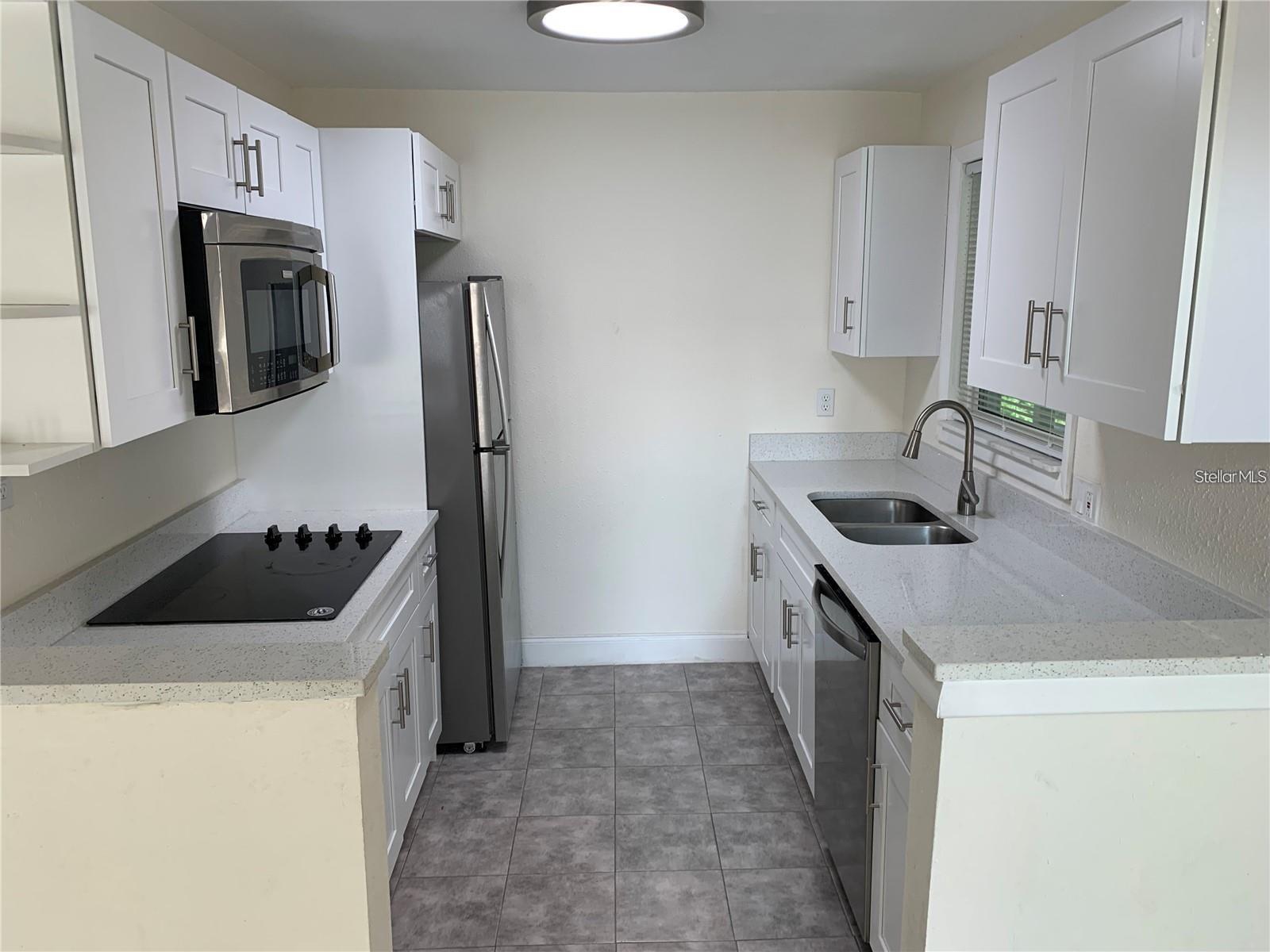 17202 SANDALWOOD DR #202, WILDWOOD, FL — photo 2