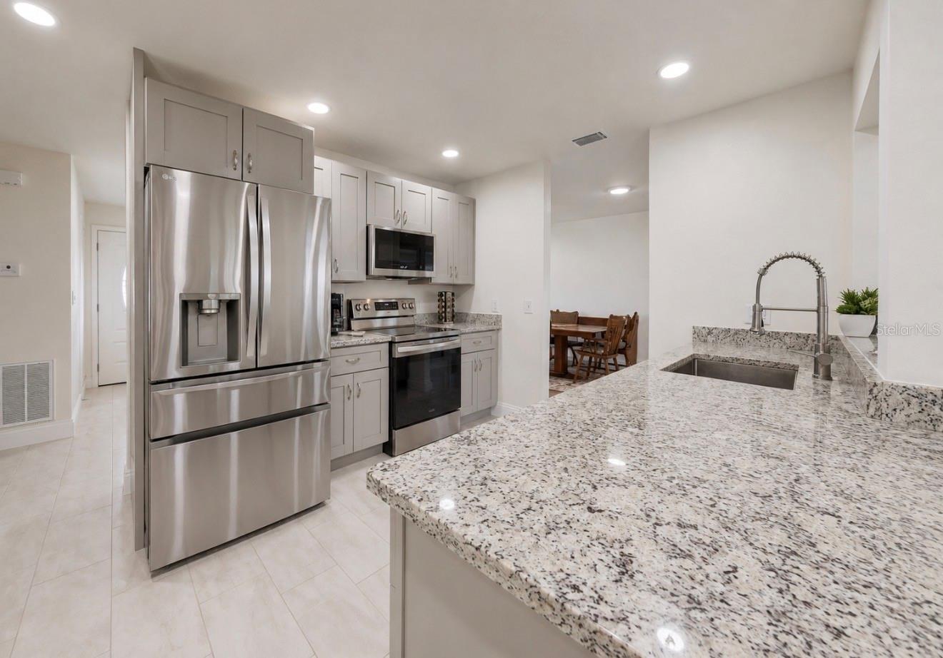 803 LEISEY CIR, RUSKIN, FL — photo 19