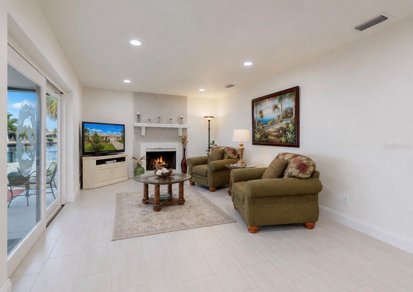 803 LEISEY CIR, RUSKIN, FL — photo 24