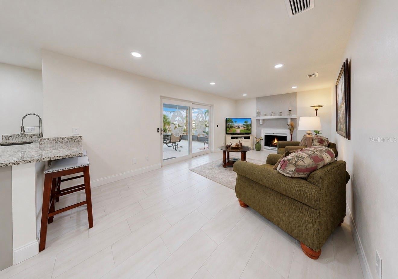 803 LEISEY CIR, RUSKIN, FL — photo 25