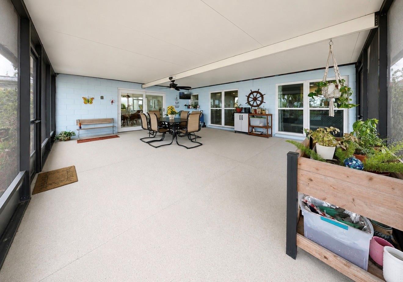 803 LEISEY CIR, RUSKIN, FL — photo 36
