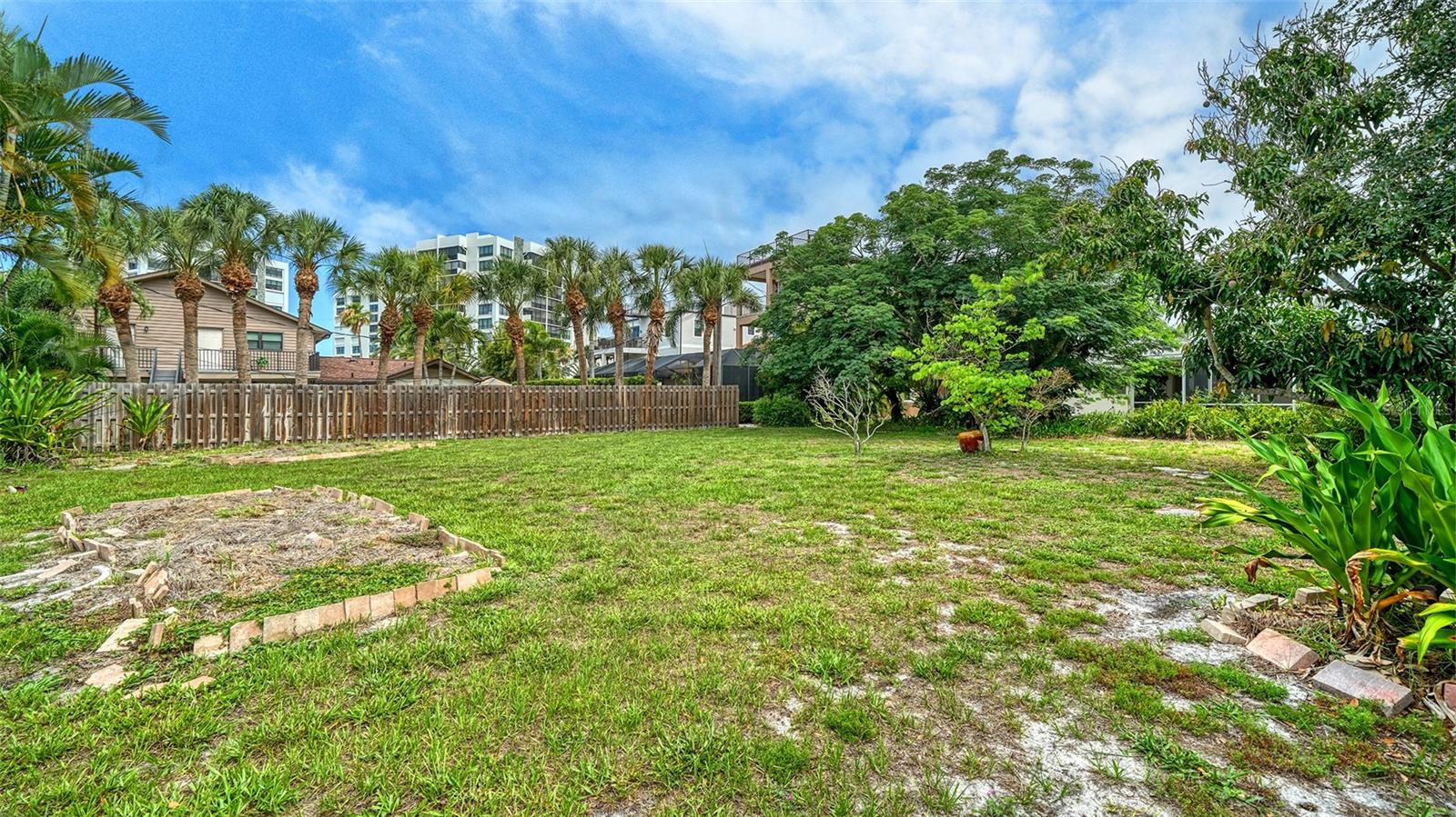 621 ALHAMBRA RD, VENICE, FL — photo 37