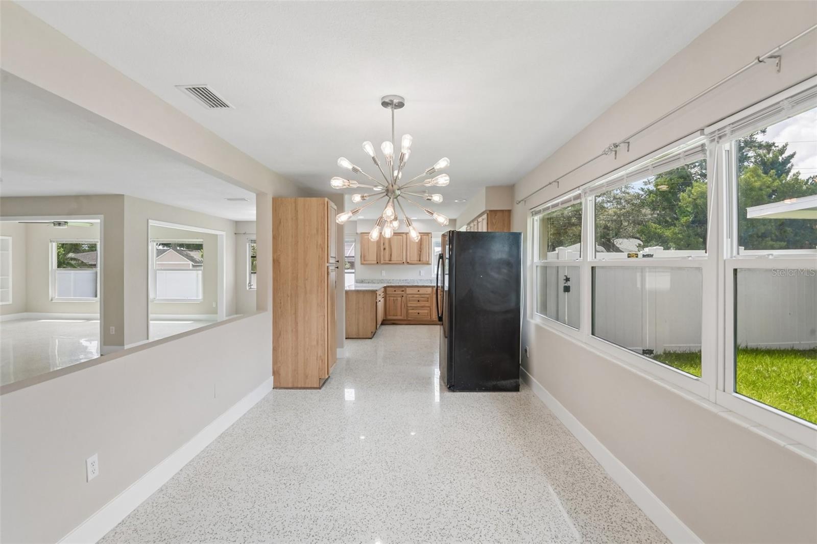 563 EASTVIEW RD, LARGO, FL — photo 8