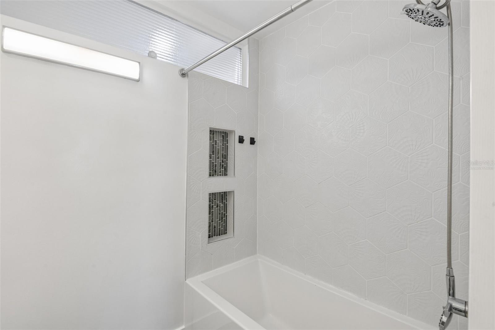 563 EASTVIEW RD, LARGO, FL — photo 25