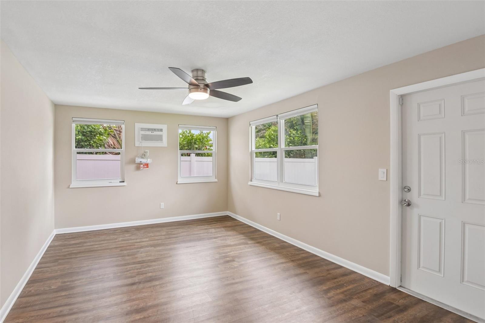 563 EASTVIEW RD, LARGO, FL — photo 29