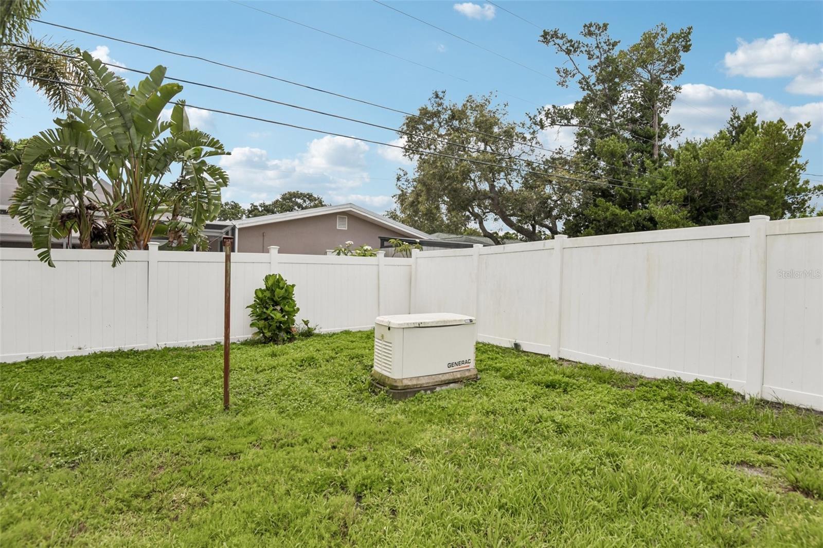 563 EASTVIEW RD, LARGO, FL — photo 35