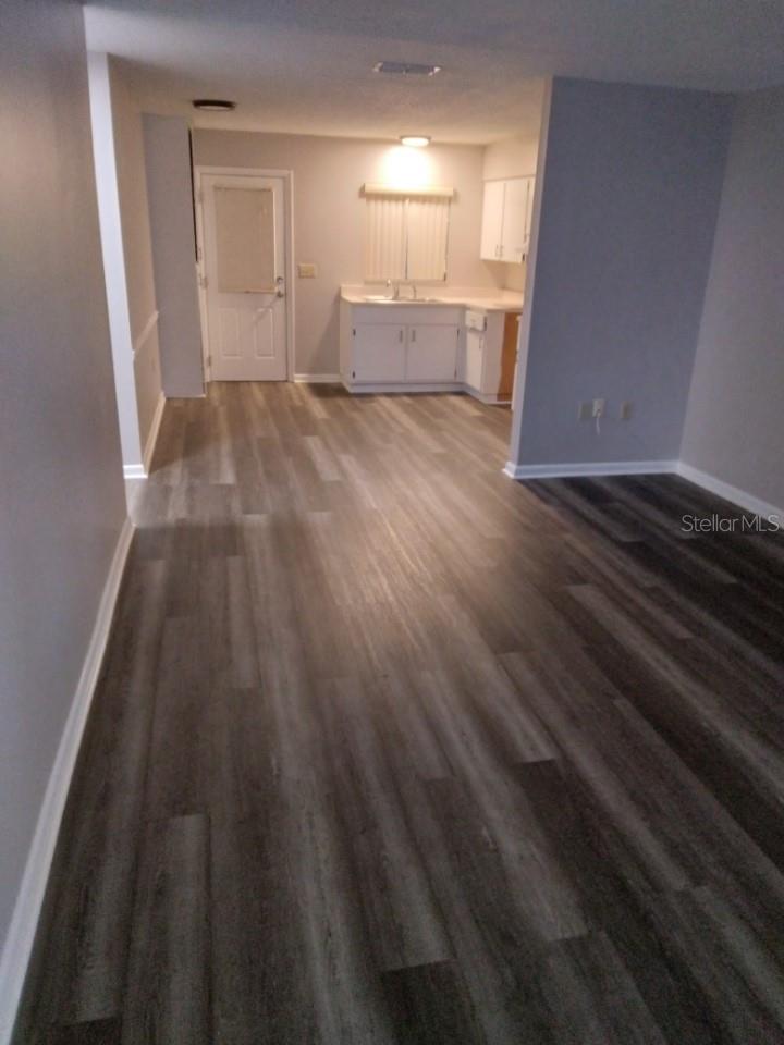 27 W RAYMOND ST, AVON PARK, FL — photo 2