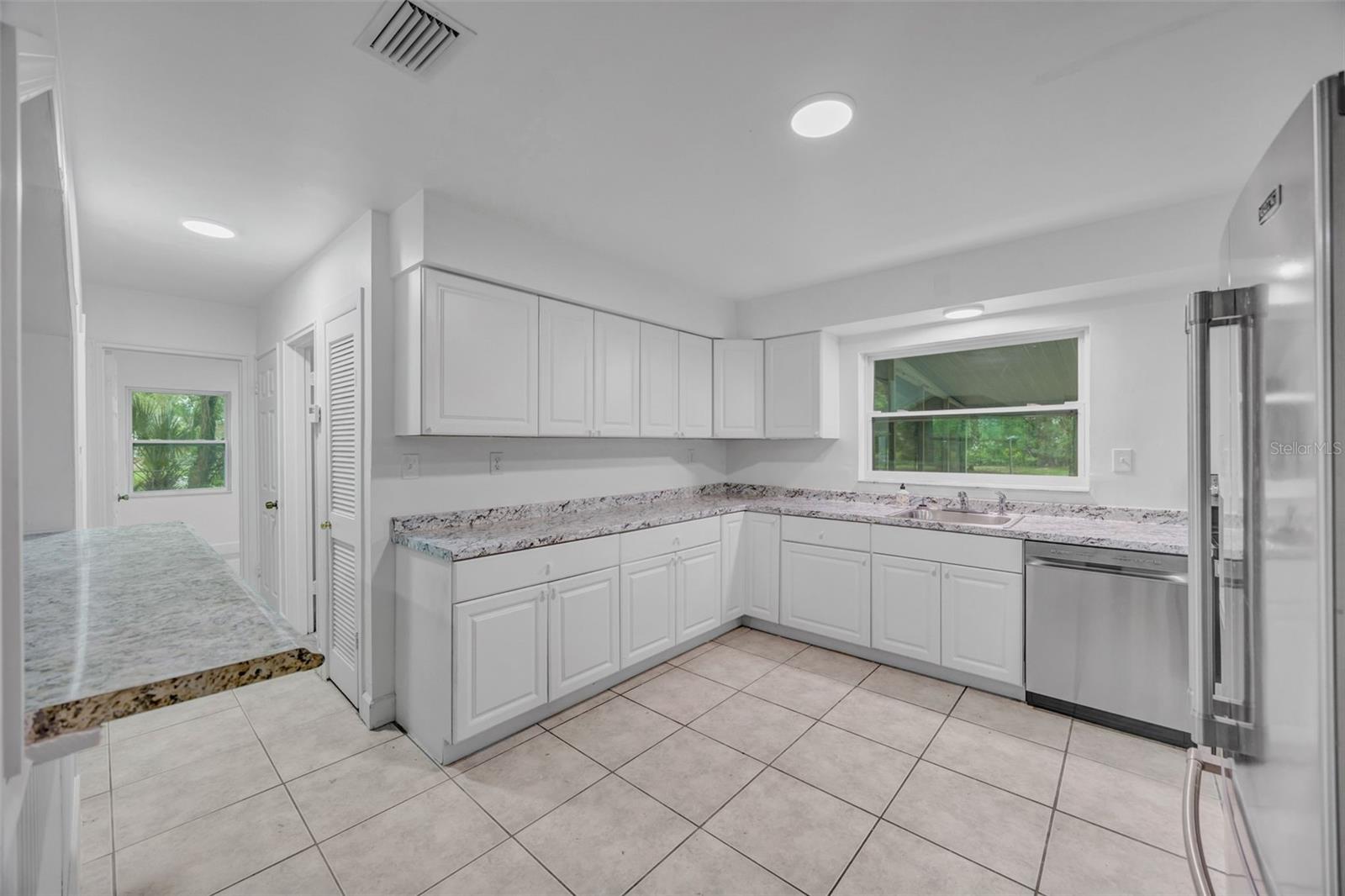 308 S KINGSWAY RD, SEFFNER, FL — photo 11