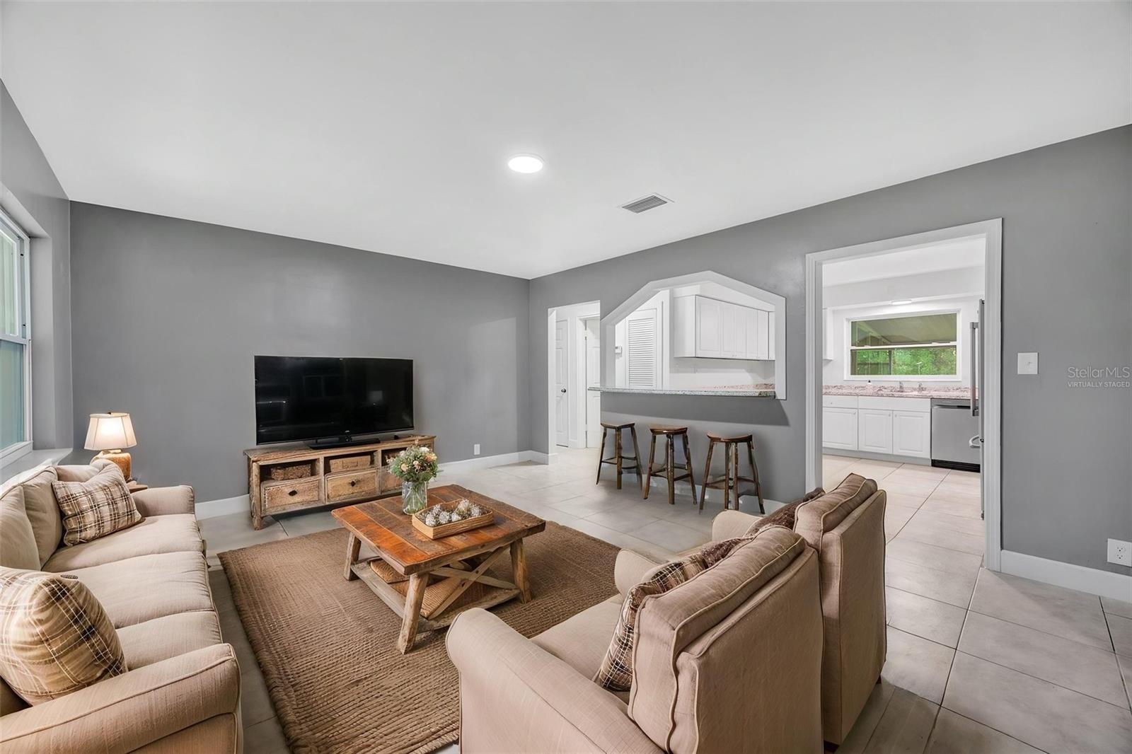 308 S KINGSWAY RD, SEFFNER, FL — photo 6