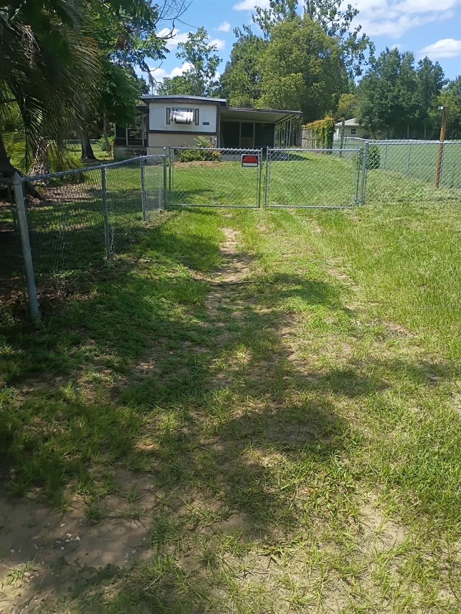 37247 NORTHSIDE DR, ZEPHYRHILLS, FL — photo 3