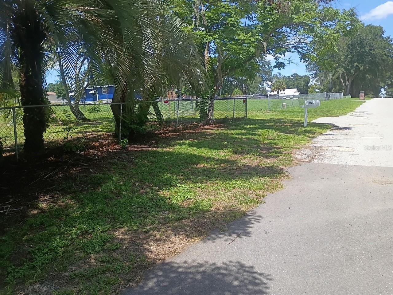 37247 NORTHSIDE DR, ZEPHYRHILLS, FL — photo 31