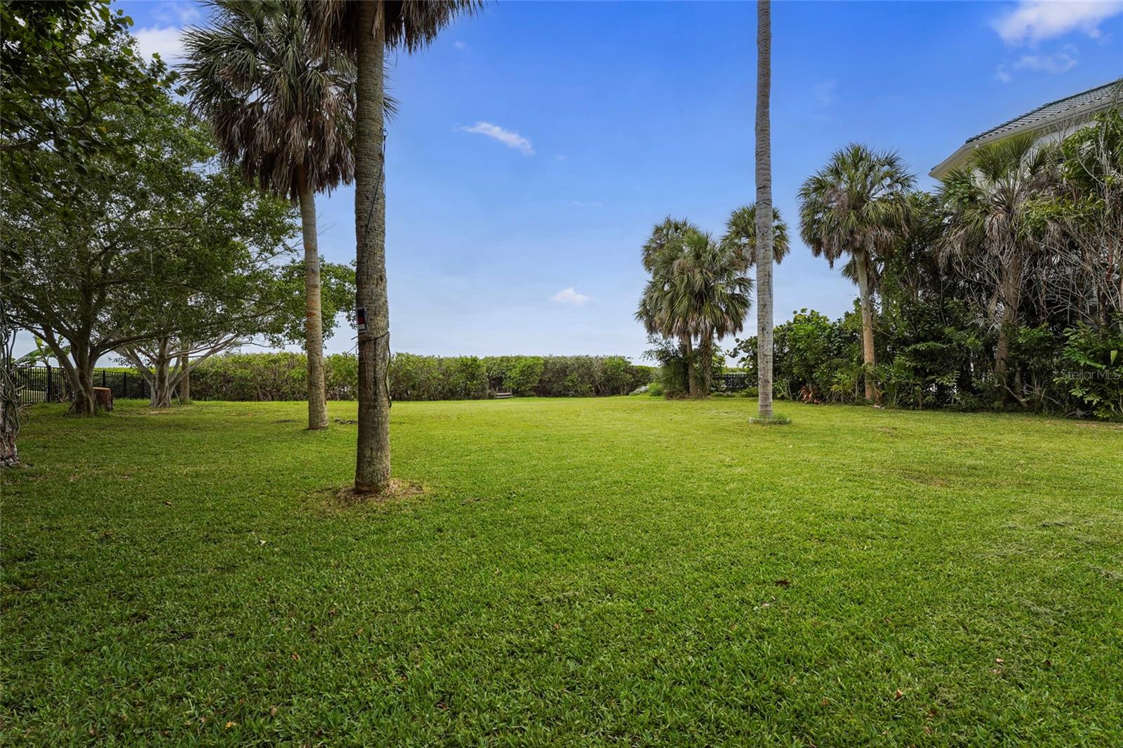 7538 WESTMORELAND DR, SARASOTA, FL — photo 3
