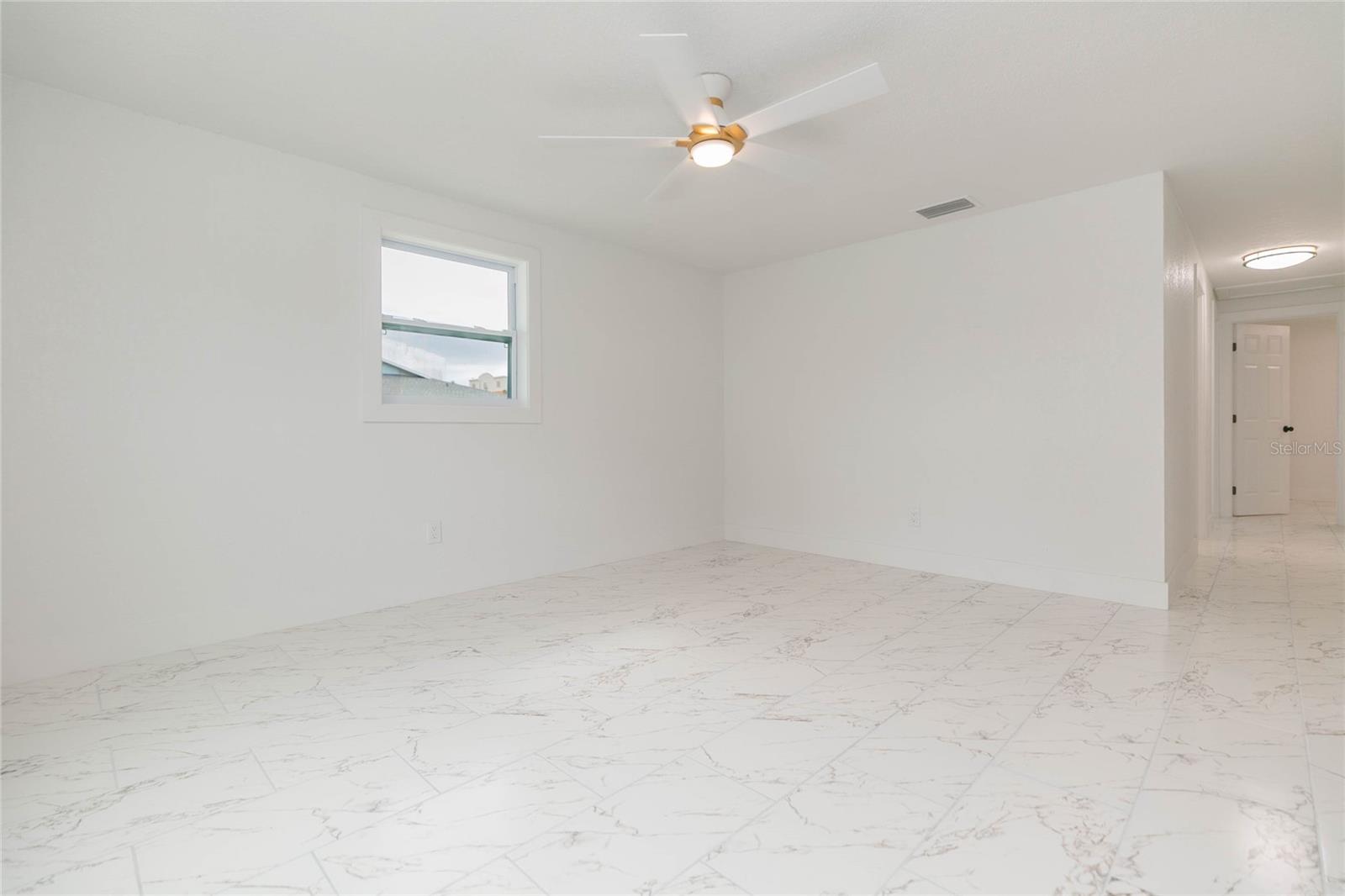 8723 N RIVER FOREST CIR, TAMPA, FL — photo 4