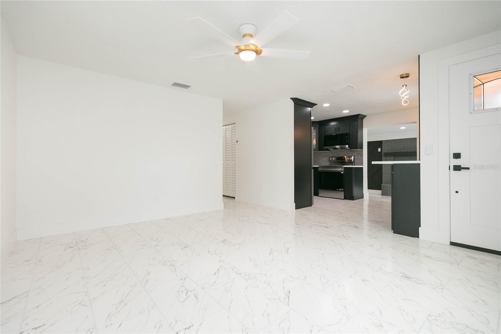 8723 N RIVER FOREST CIR, TAMPA, FL — photo 5