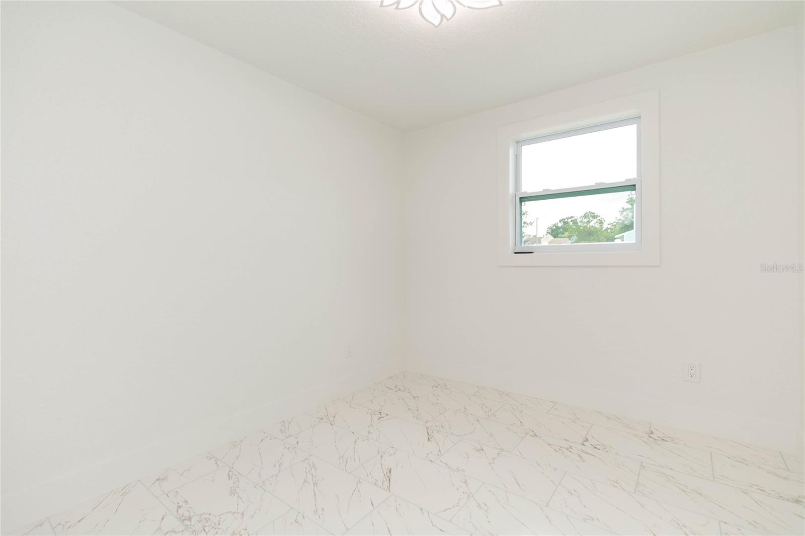 8723 N RIVER FOREST CIR, TAMPA, FL — photo 16