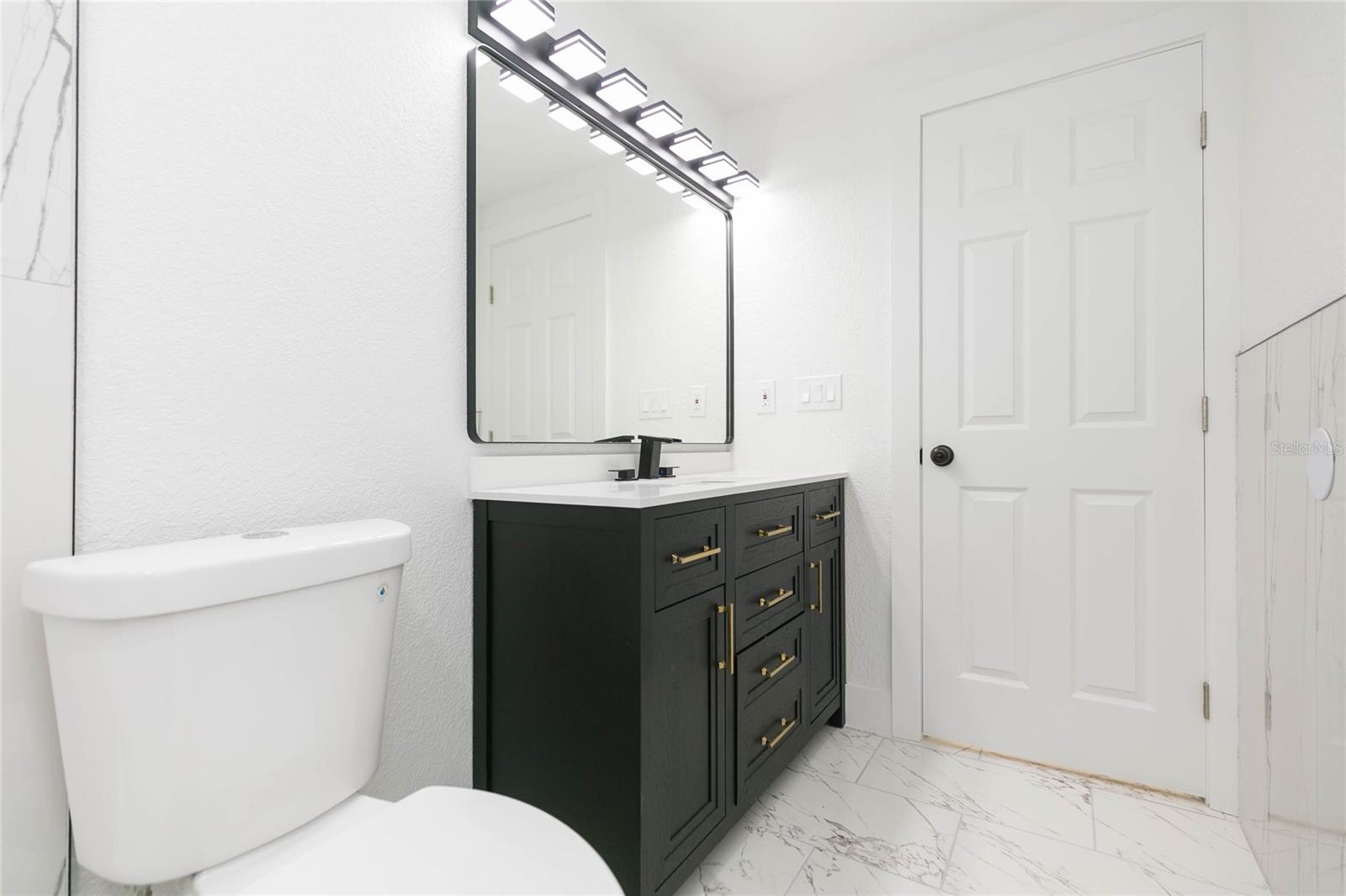 8723 N RIVER FOREST CIR, TAMPA, FL — photo 23