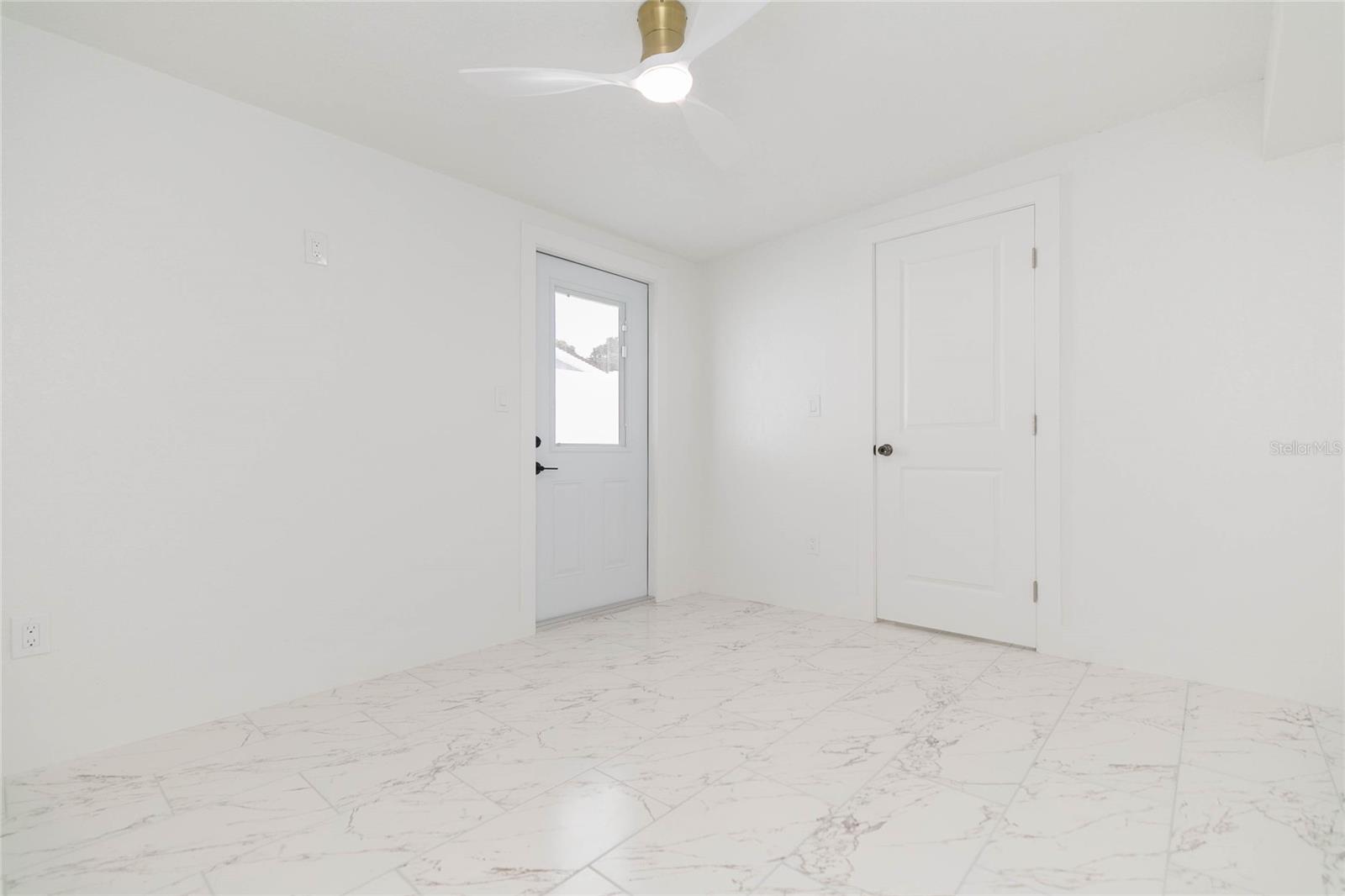 8723 N RIVER FOREST CIR, TAMPA, FL — photo 26