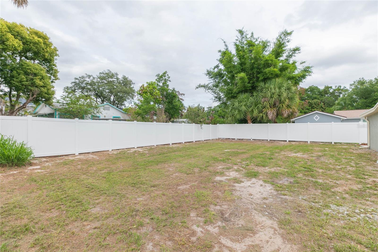 8723 N RIVER FOREST CIR, TAMPA, FL — photo 35