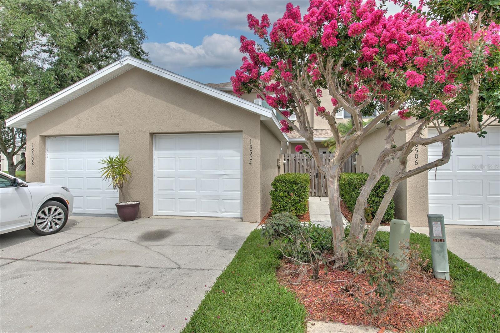 18504 PEBBLE LAKE CT, TAMPA, FL