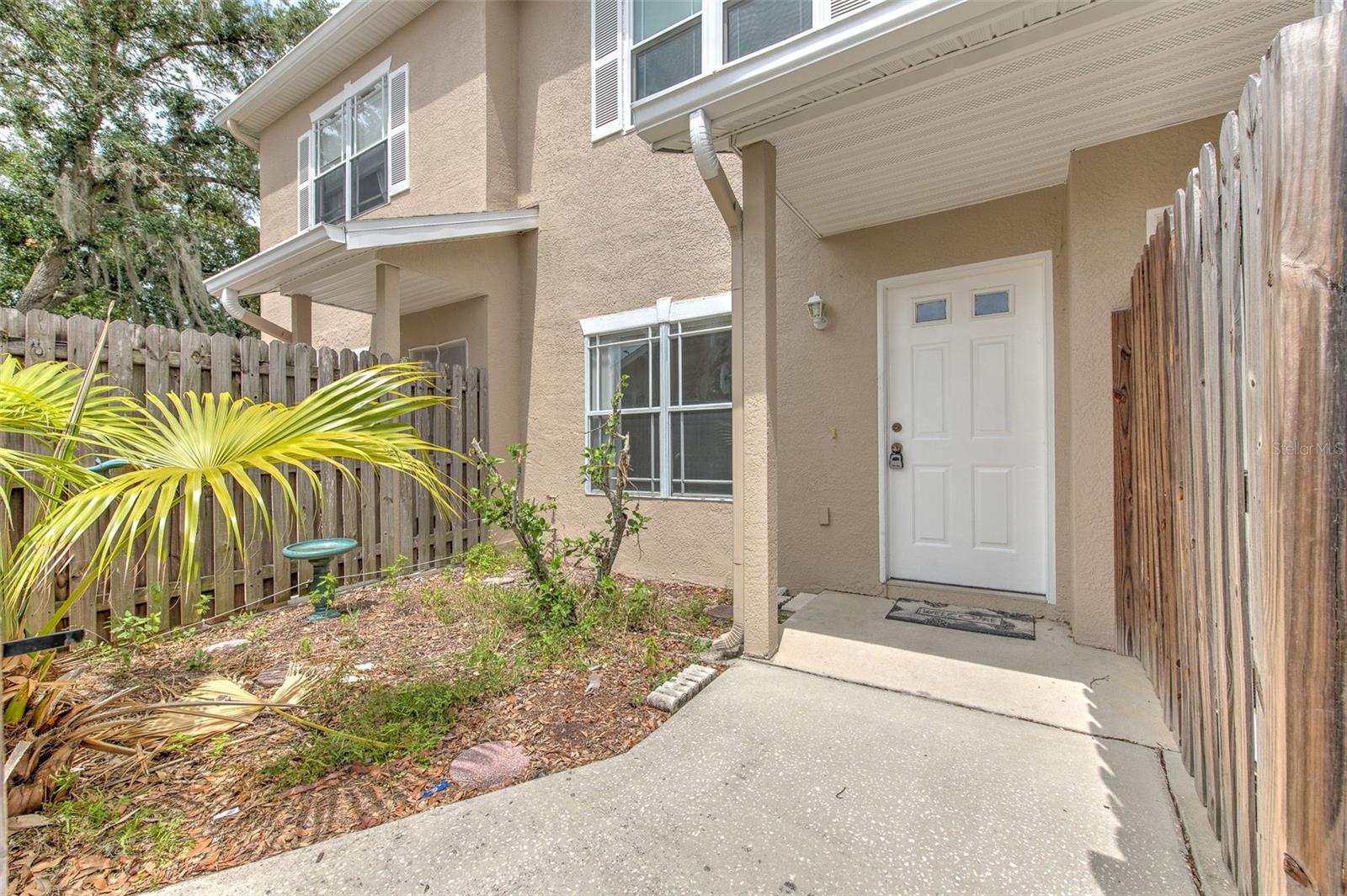 18504 PEBBLE LAKE CT, TAMPA, FL — photo 5