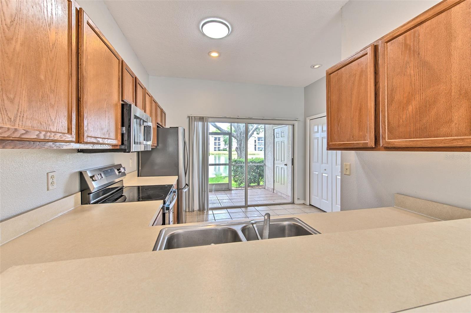 18504 PEBBLE LAKE CT, TAMPA, FL — photo 19