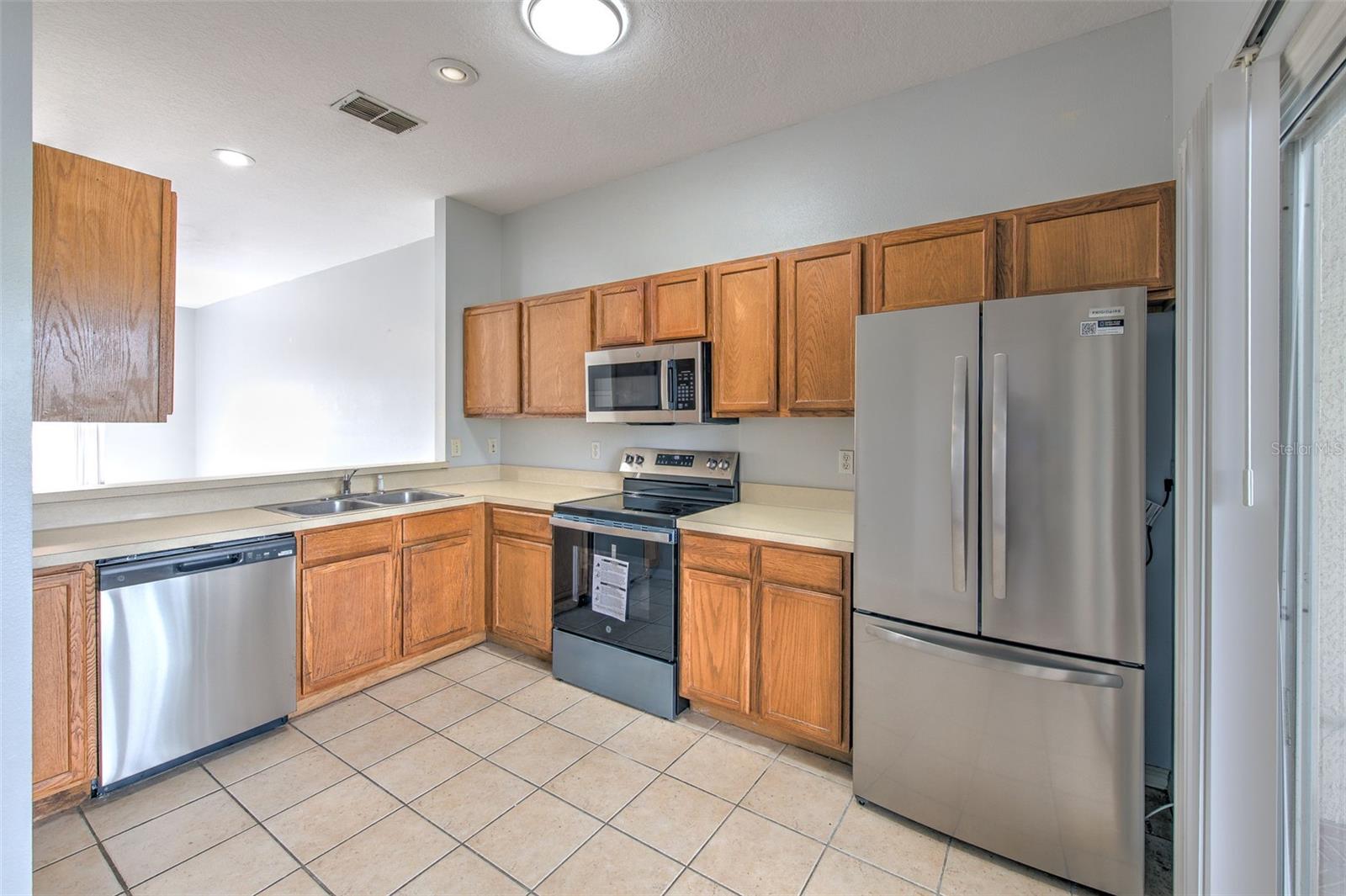 18504 PEBBLE LAKE CT, TAMPA, FL — photo 22