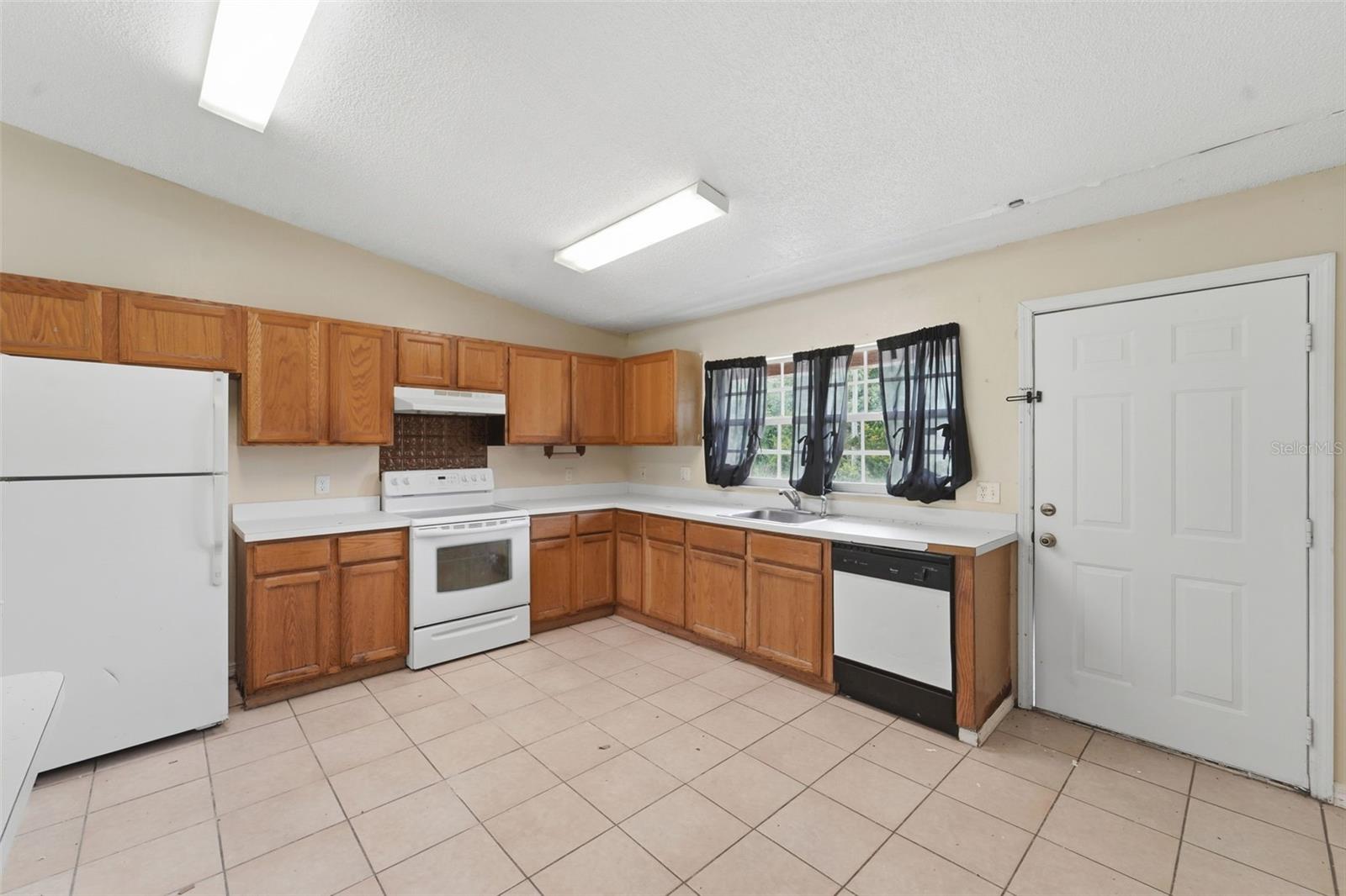 816 ADOUR DR, KISSIMMEE, FL — photo 3