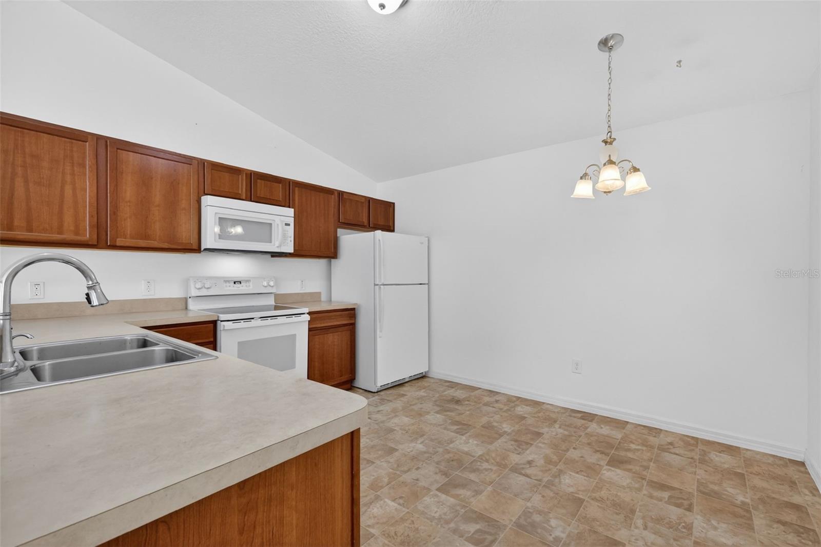 3419 CARRABELLE CT, THE VILLAGES, FL — photo 10