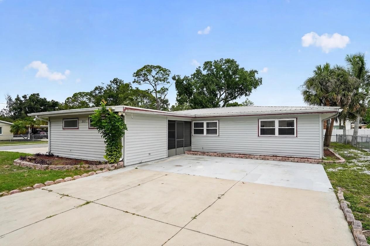 2505 WOOD ST, SARASOTA, FL — photo 2