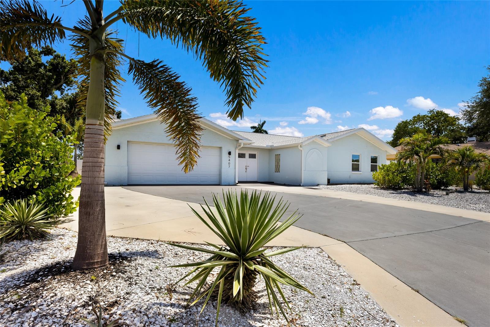 5407 2ND AVENUE DR NW, BRADENTON, FL — photo 2