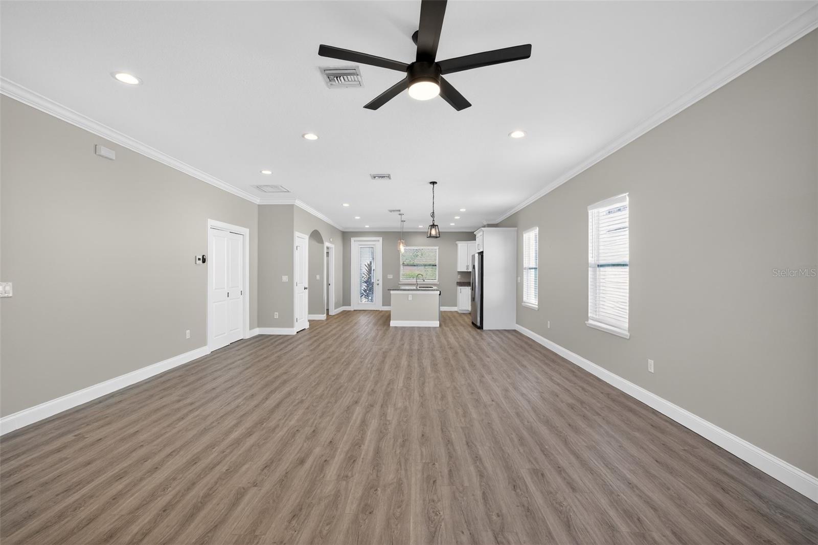 7977 49TH AVE N, ST PETERSBURG, FL — photo 7