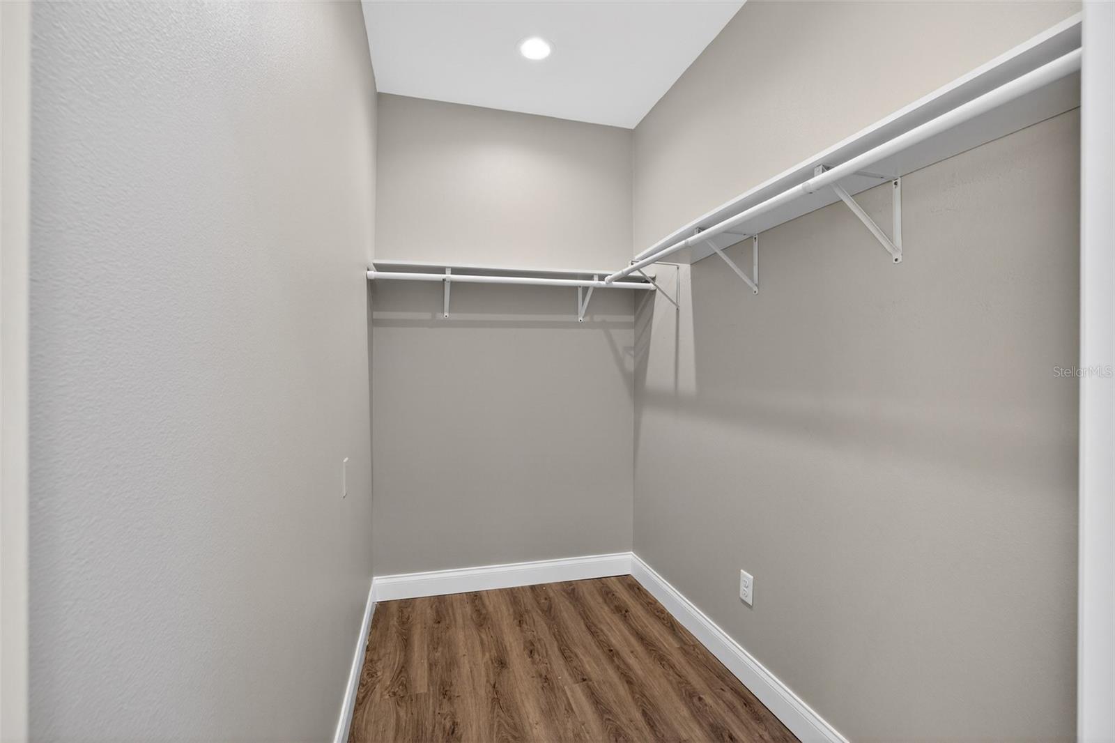7977 49TH AVE N, ST PETERSBURG, FL — photo 25