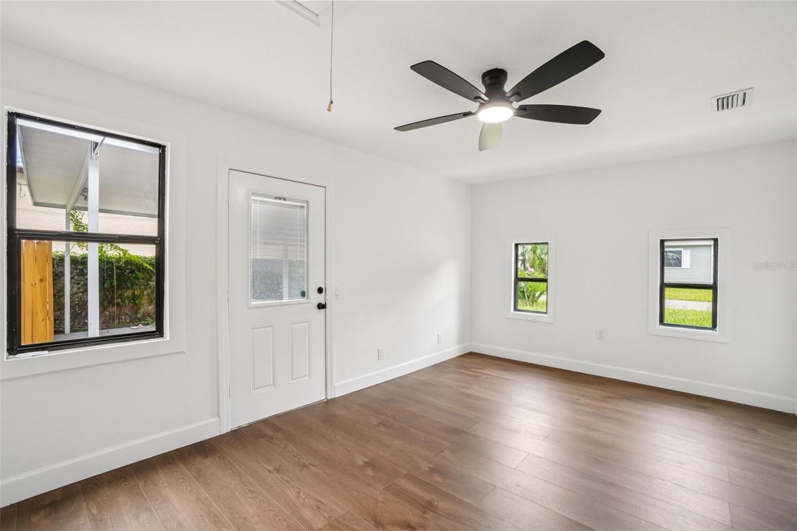 3710 W GRIFLOW ST, TAMPA, FL — photo 16