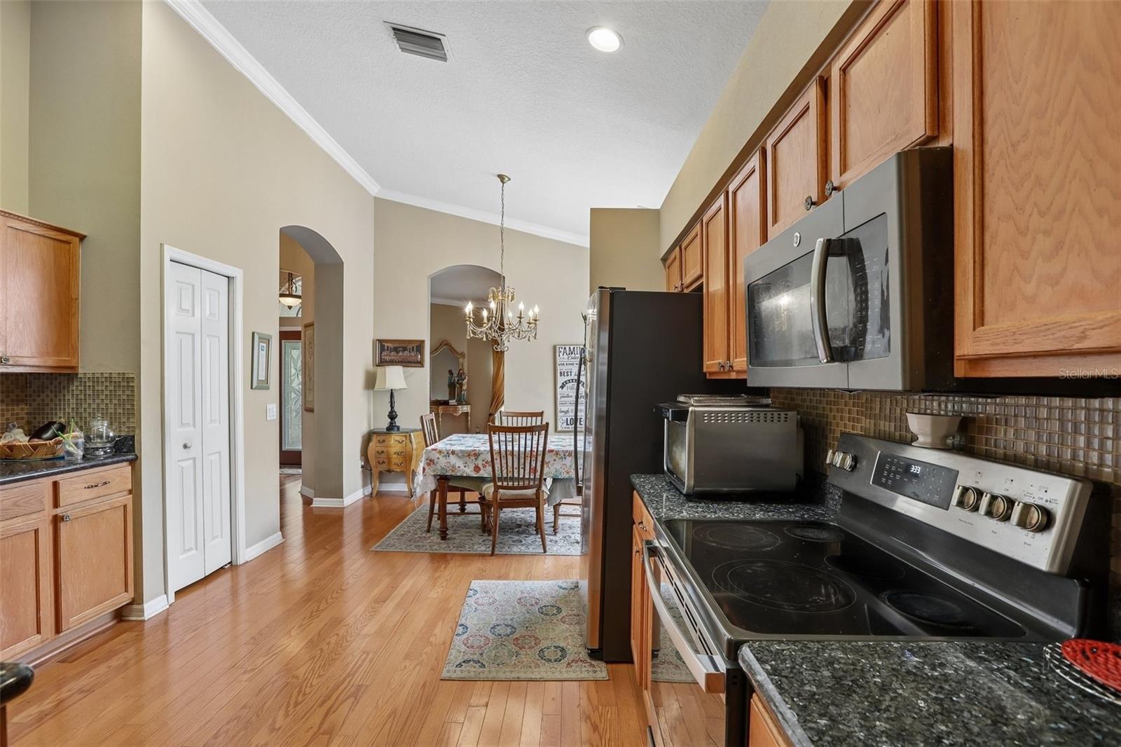 4761 WHISPERING WIND AVE, TAMPA, FL — photo 10