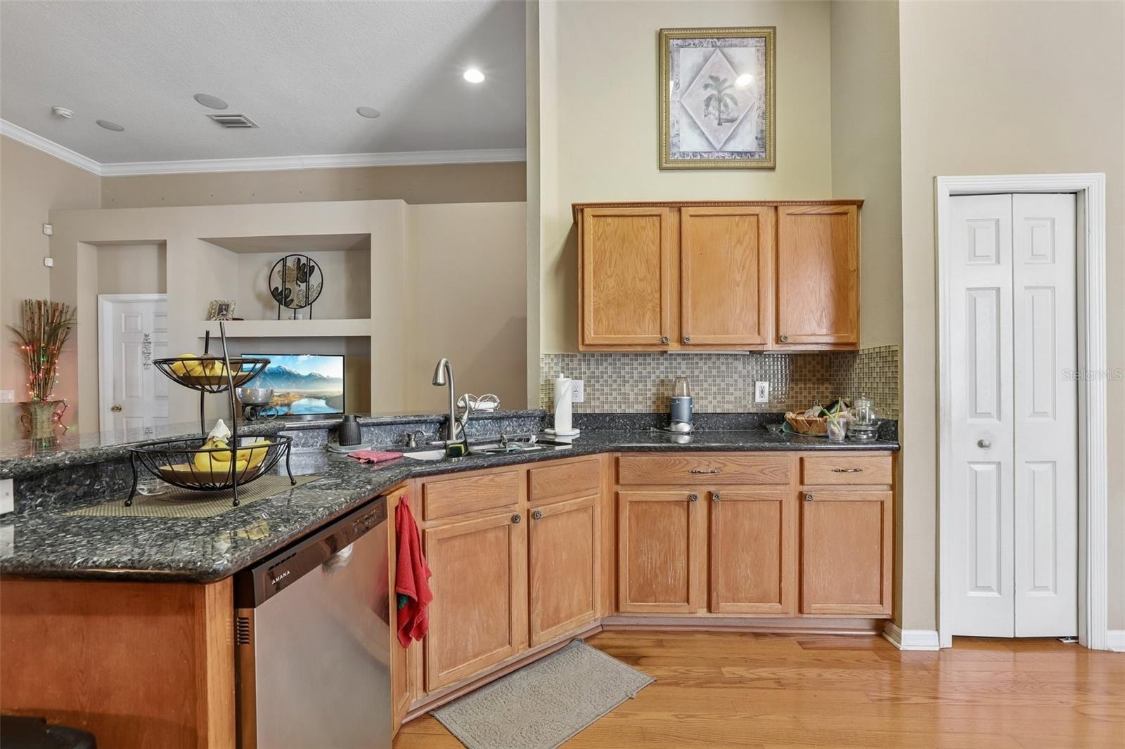 4761 WHISPERING WIND AVE, TAMPA, FL — photo 12