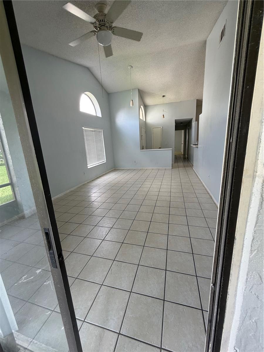 31 LAKEPOINTE CIR, KISSIMMEE, FL — photo 13