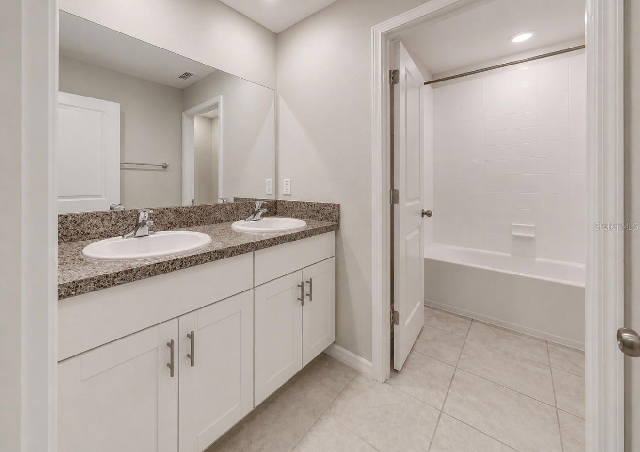 15735 FORT ISLAND PL, SUN CITY CENTER, FL — photo 35