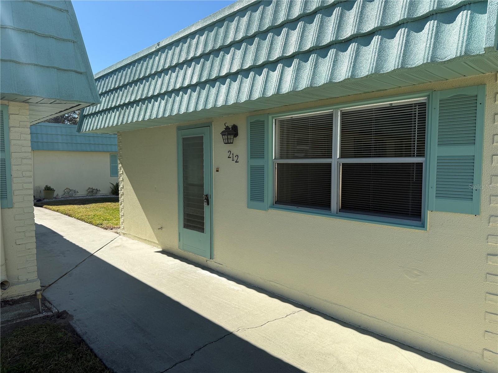 101 CAMBRIDGE TRL #212, SUN CITY CENTER, FL — photo 2