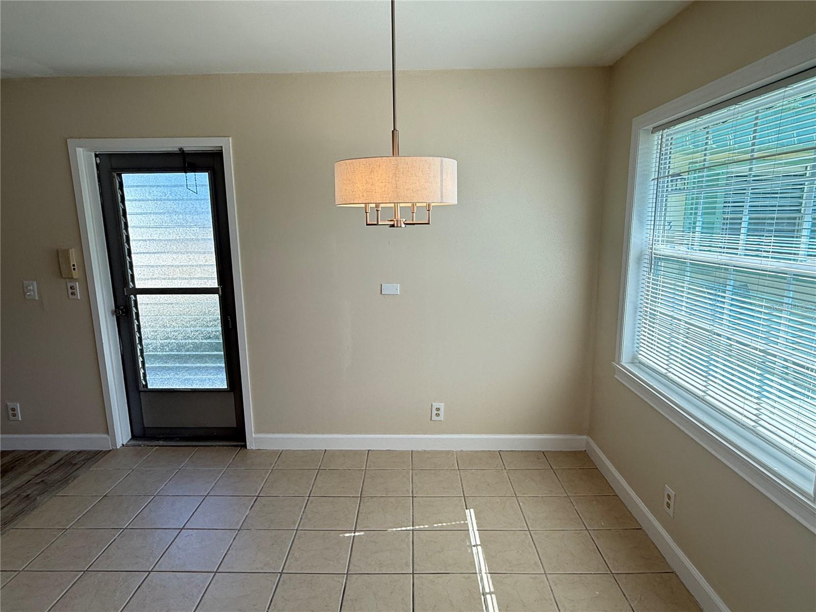 101 CAMBRIDGE TRL #212, SUN CITY CENTER, FL — photo 9