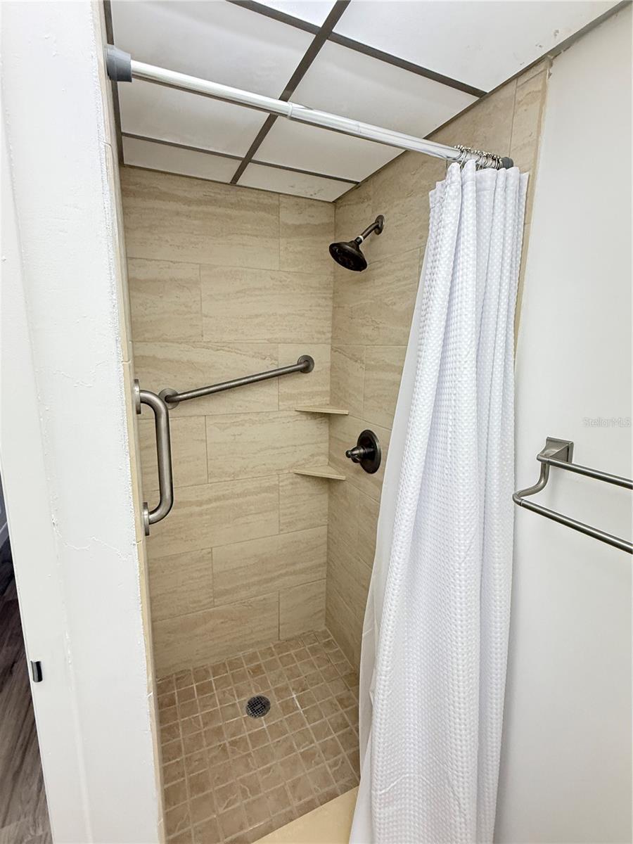 101 CAMBRIDGE TRL #212, SUN CITY CENTER, FL — photo 16