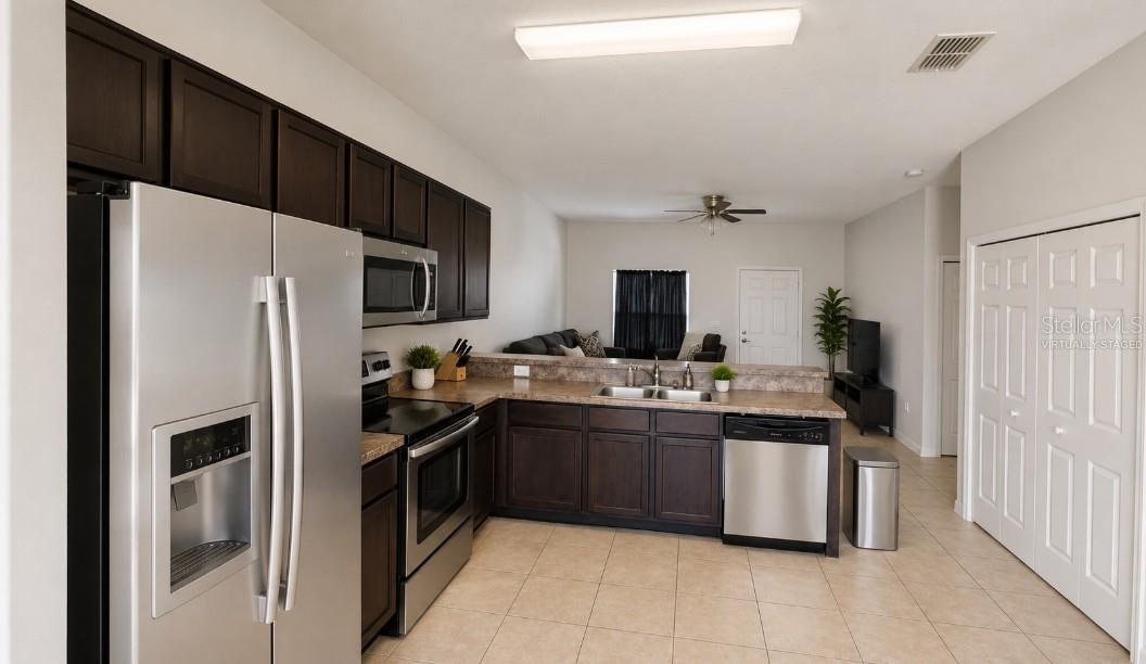 828 ABBEVILLE CT, KISSIMMEE, FL — photo 6