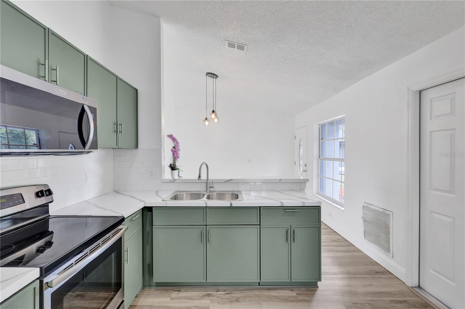 318 WALPOLE LOOP, DAVENPORT, FL — photo 9
