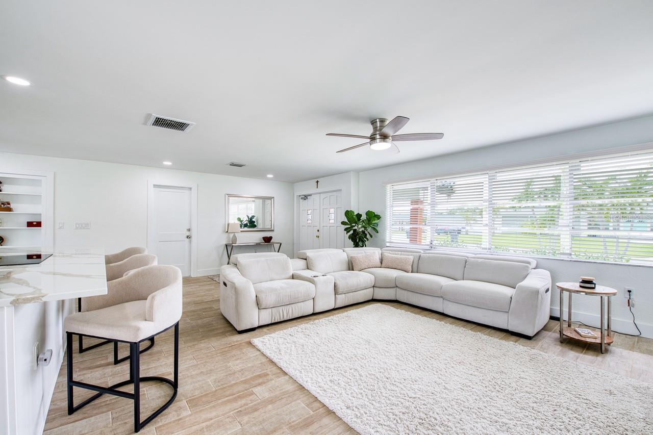 12125 6TH ST E, TREASURE ISLAND, FL — photo 5