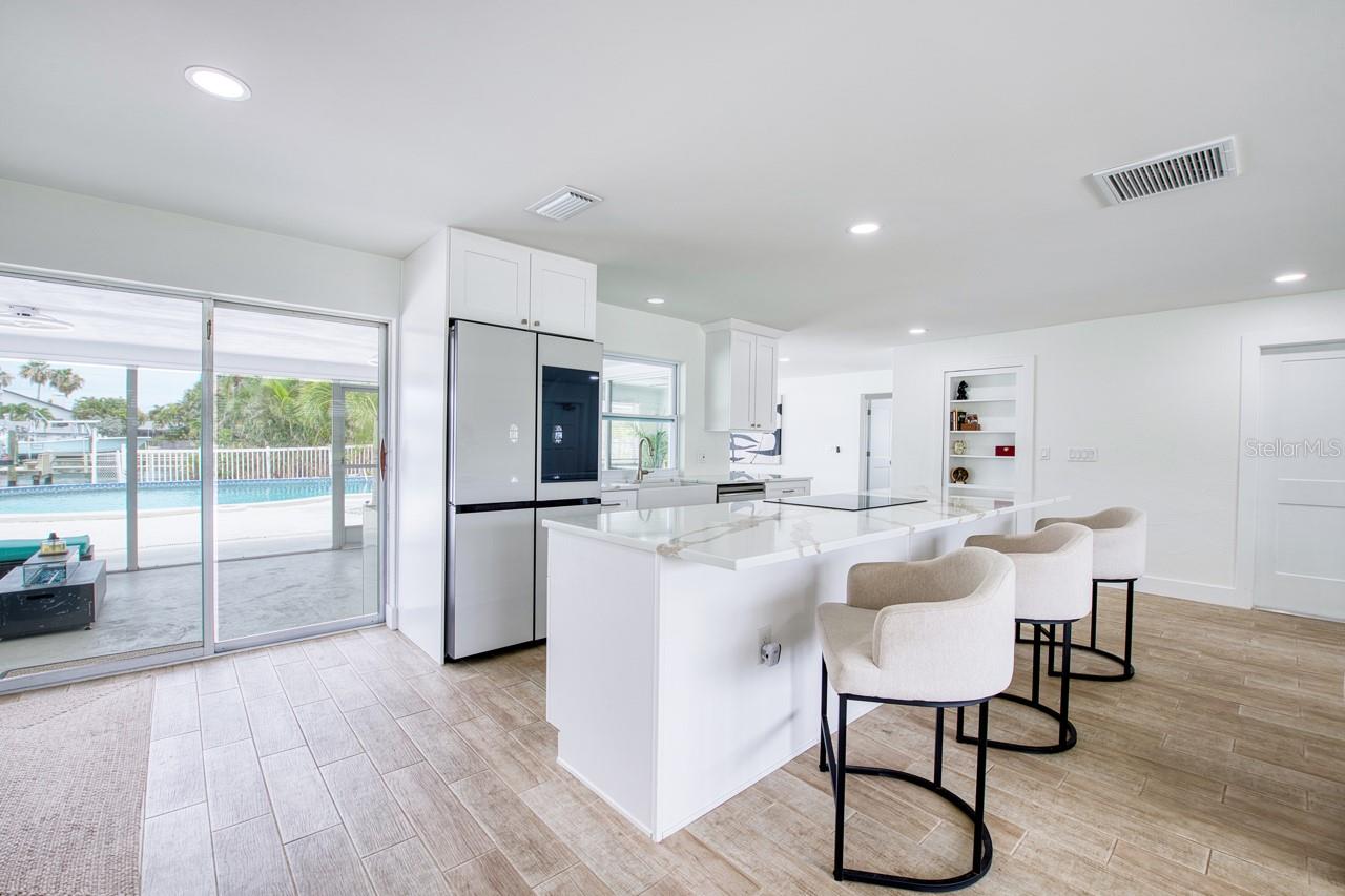 12125 6TH ST E, TREASURE ISLAND, FL — photo 11